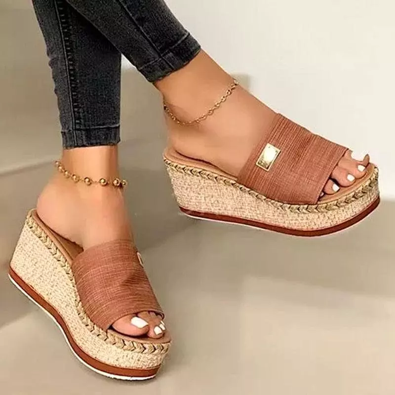 Casual Badge Wedge Sandals